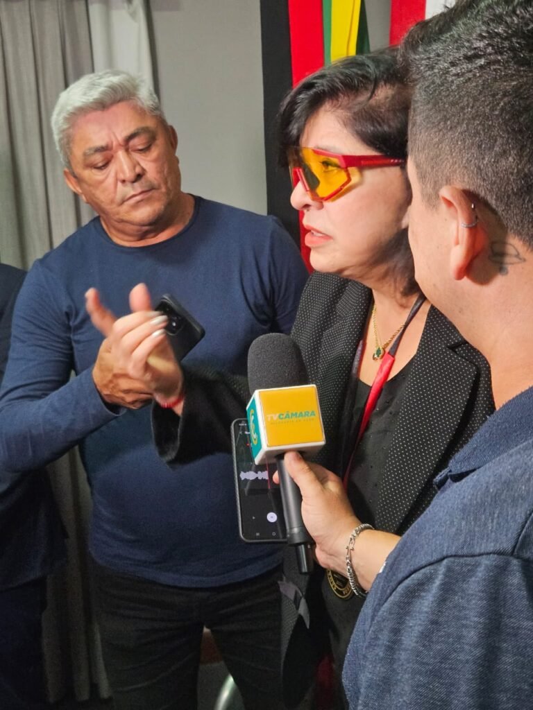 Roberta Miranda Recebe A “medalha Cidade De João Pessoa” E Diz Que Em Toda A Carreira Musical, Foi O Maior Prêmio Da Sua Vida